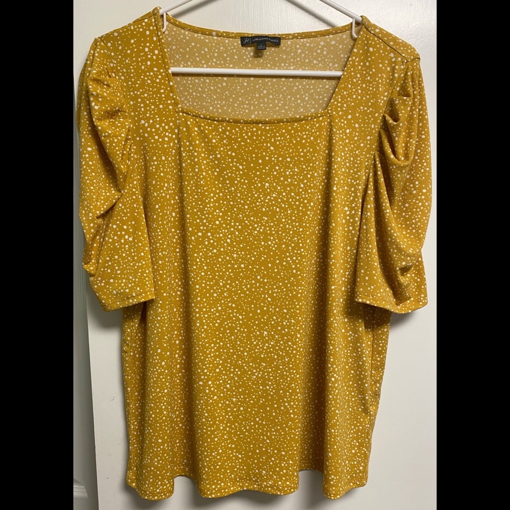 Short sleeve yellow mustard color polka dotted puffy sleeve shirt size large.